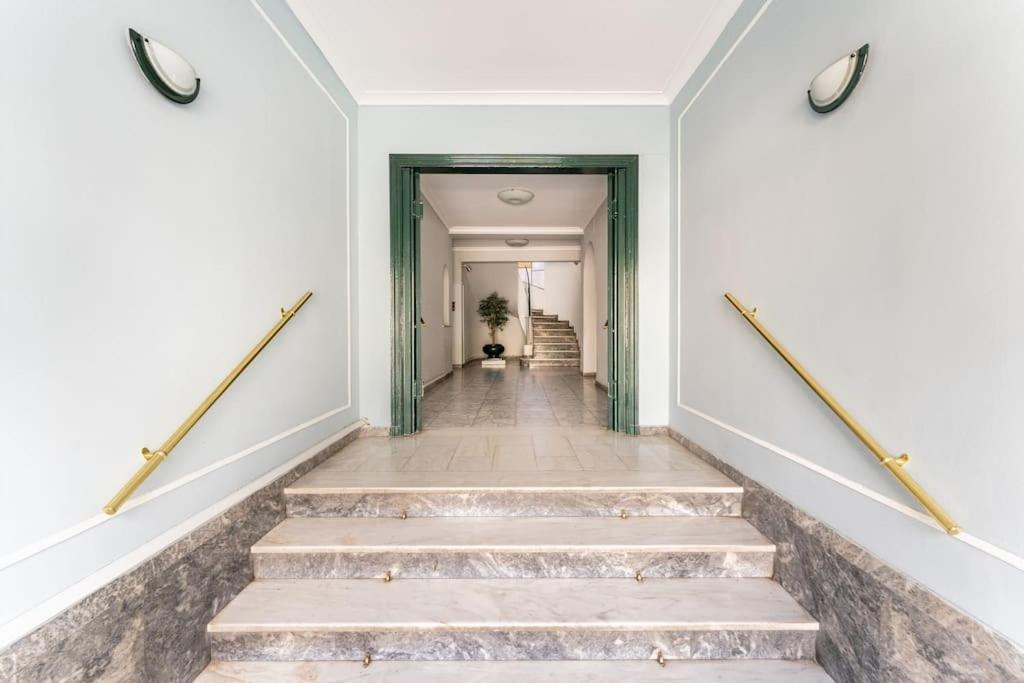 Amazing 3Bdr Apt With Unique Roof Garden In Plaka Афины Экстерьер фото