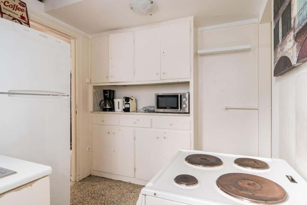 Amazing 3Bdr Apt With Unique Roof Garden In Plaka Афины Экстерьер фото