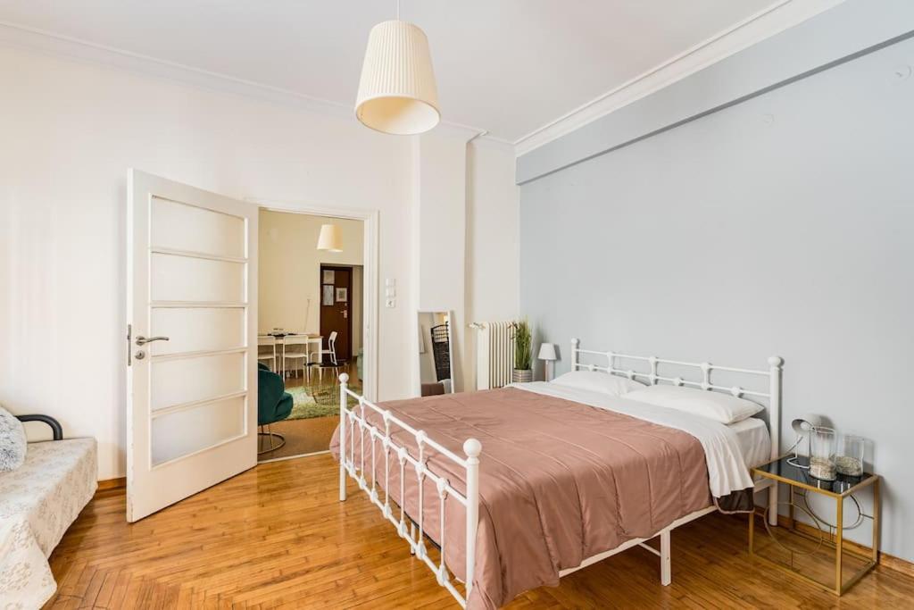 Amazing 3Bdr Apt With Unique Roof Garden In Plaka Афины Экстерьер фото