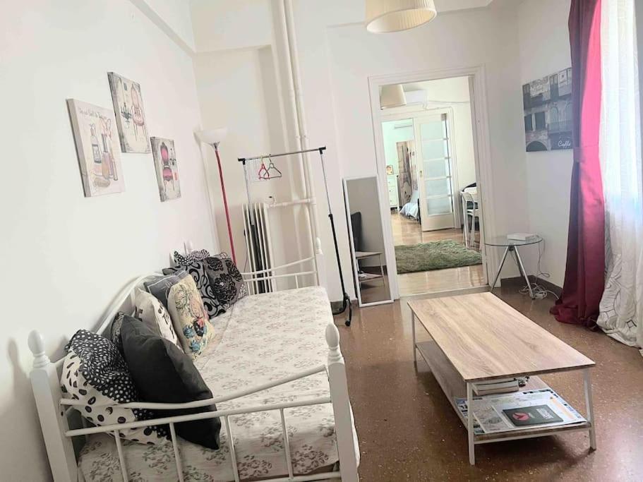 Amazing 3Bdr Apt With Unique Roof Garden In Plaka Афины Экстерьер фото
